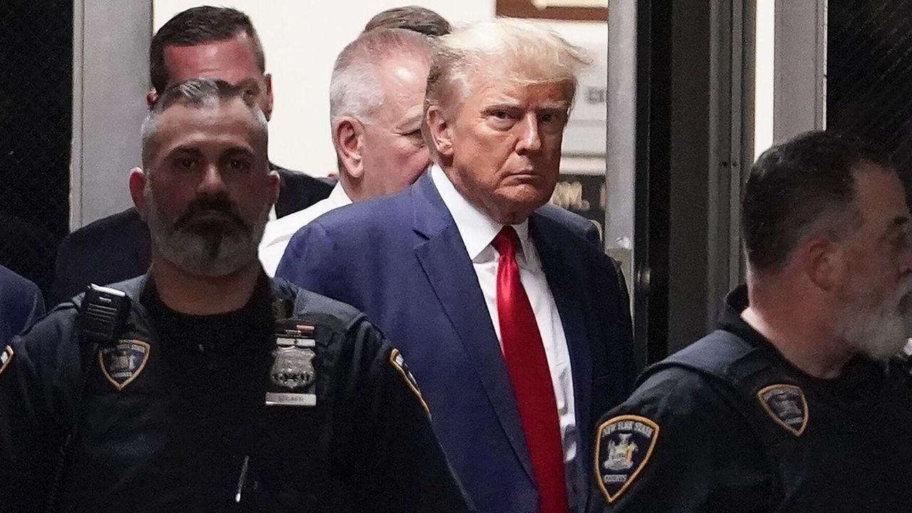 Trump, 250 milyon dolarlık sivil dolandırıcılık davası kapsamında hakim karşısına çıktı