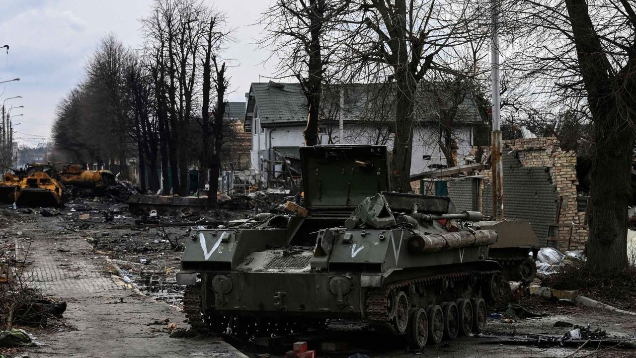 Ukrayna’da savaşın bilançosu ağırlaşıyor: 10 bin sivil hayatını kaybetti