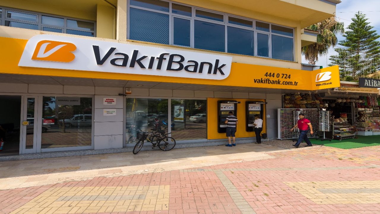 Vakıfbank peynir ekmek gibi 125 Bin TL ihtiyaç kredisi dağıtıyor! Tüm kurallar ortadan kaldırıldı