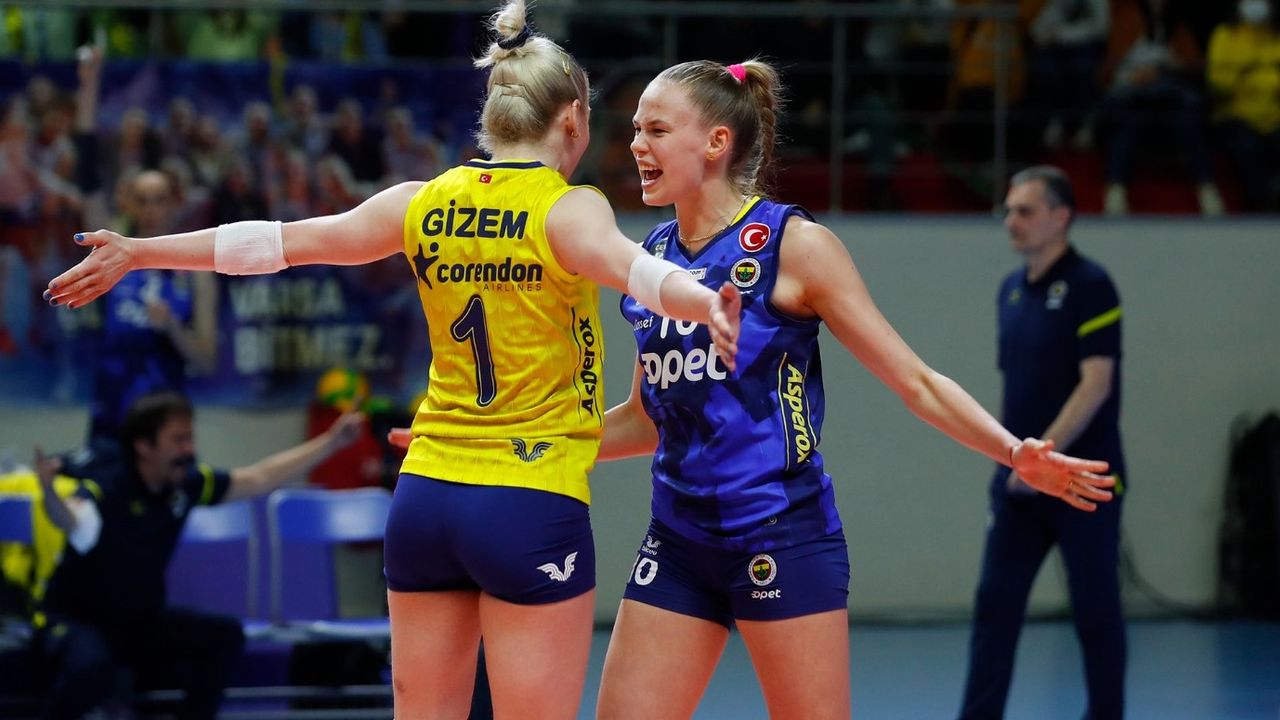 Voleybol derbisinde Fenerbahçe galip