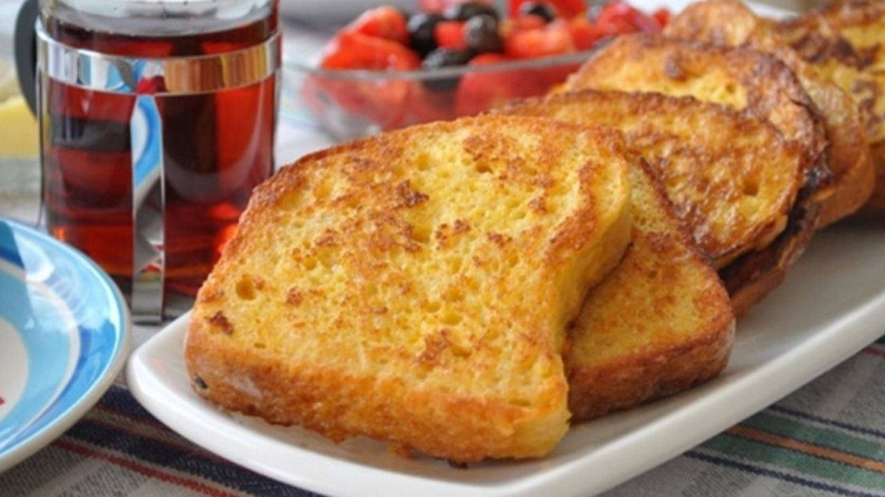 Yumurtalı ekmeği daha önce böyle denemediniz! Pamuk gibi asla yağ çekmeyen yumurtalı ekmek tarifi