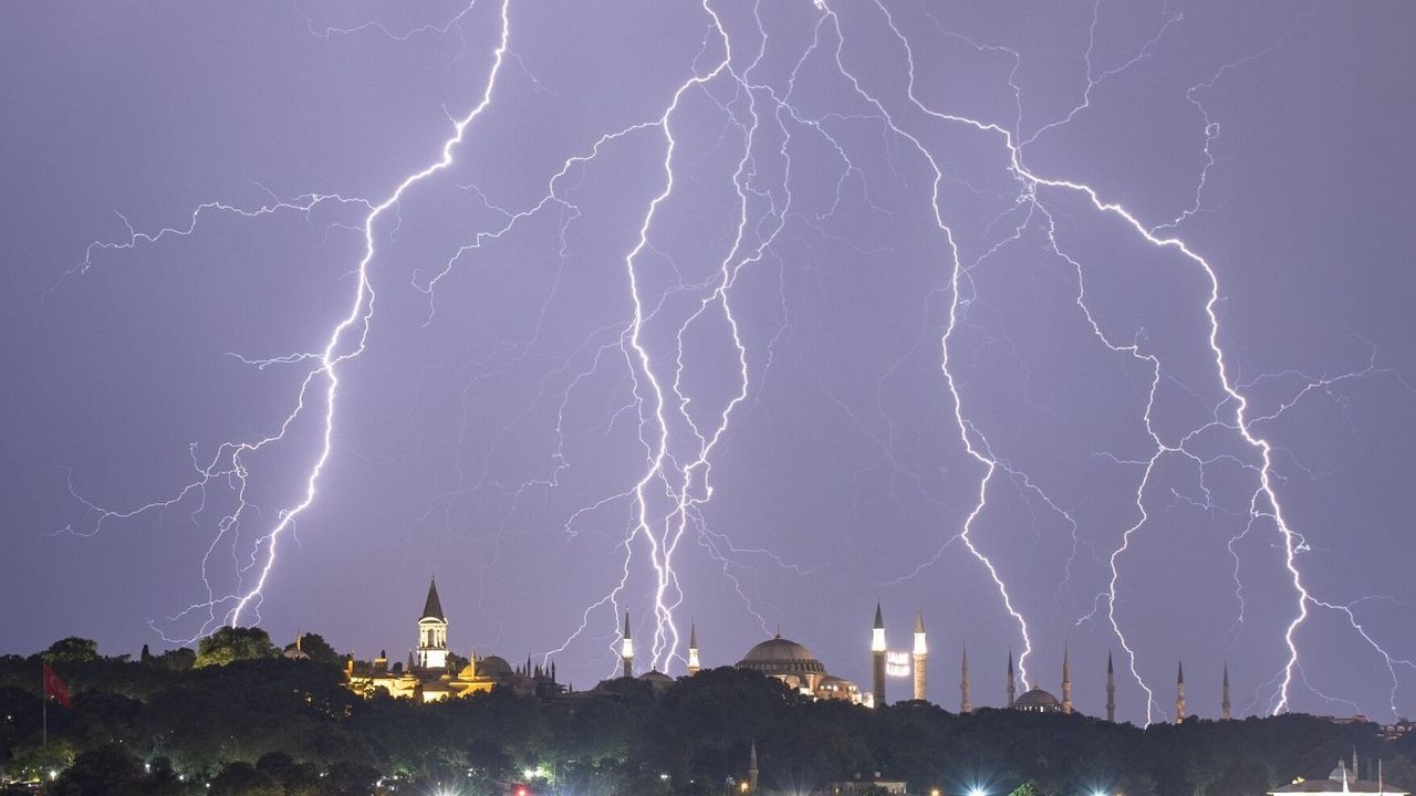 Yurdun batısı fırtına ve yağmura teslim! 20 ilde alarm!