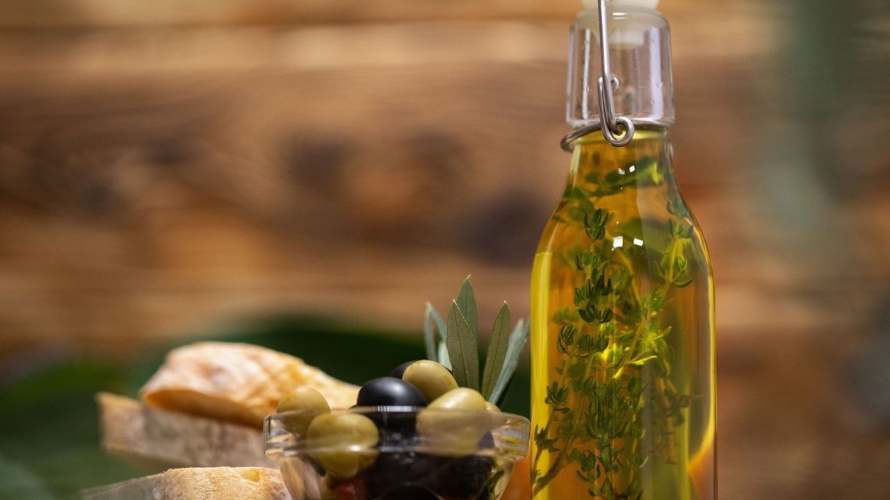 Zeytinyağında böyle fiyatlandırma görülmedi! 4 kişilik aile zeytinyağı almak için 6000 TL’yi gözden çıkaracak