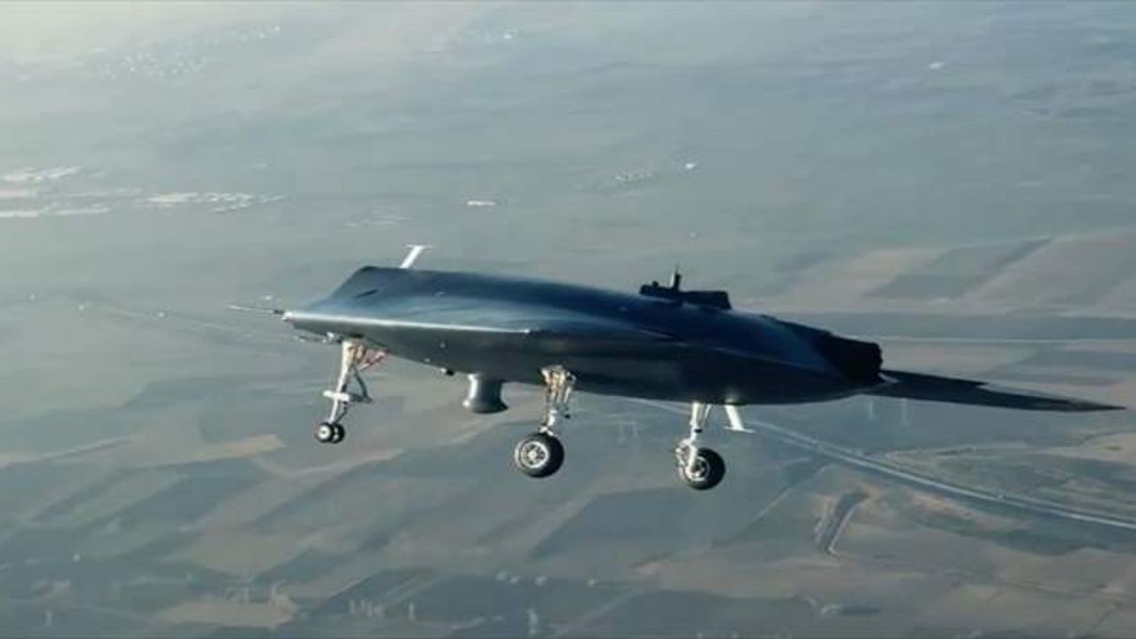 ANKA III gökyüzüne yükseldi: Türkiye’nin ilk insansız savaş uçağı ilk uçuşunu başarıyla tamamladı