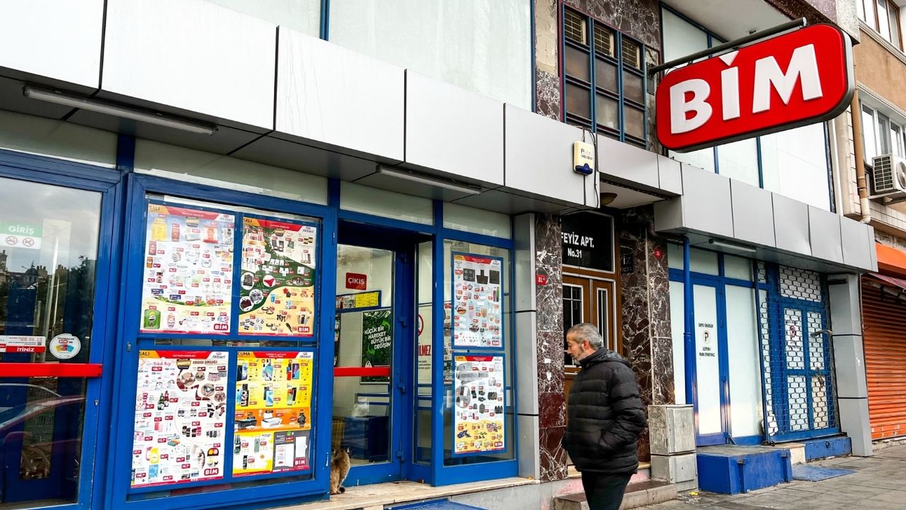 Bim market 16 Aralık 2 Ocak tarihinde geçerli olacak kampanyayı başlattı! 5 litrelik ayçiçek yağını 164,75 TL’ye düşürdü