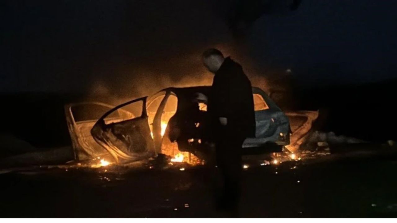 CHP’li gençlik liderine silahlı saldırı: Saldırganlar aracı ateşe verip kaçtı