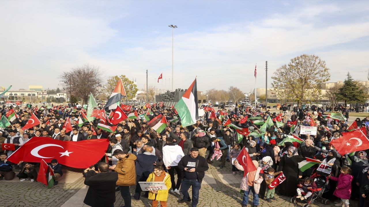 Gazze’ye yönelik saldırılar Gaziantep’te protesto edildi