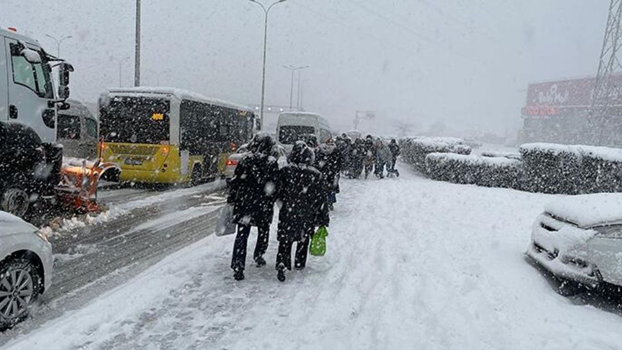 Hafta Sonu Kar Geliyor! Bu İllerde Yaşayanlar Dikkat: Meteoroloji’den 11 İl İçin Uyarı