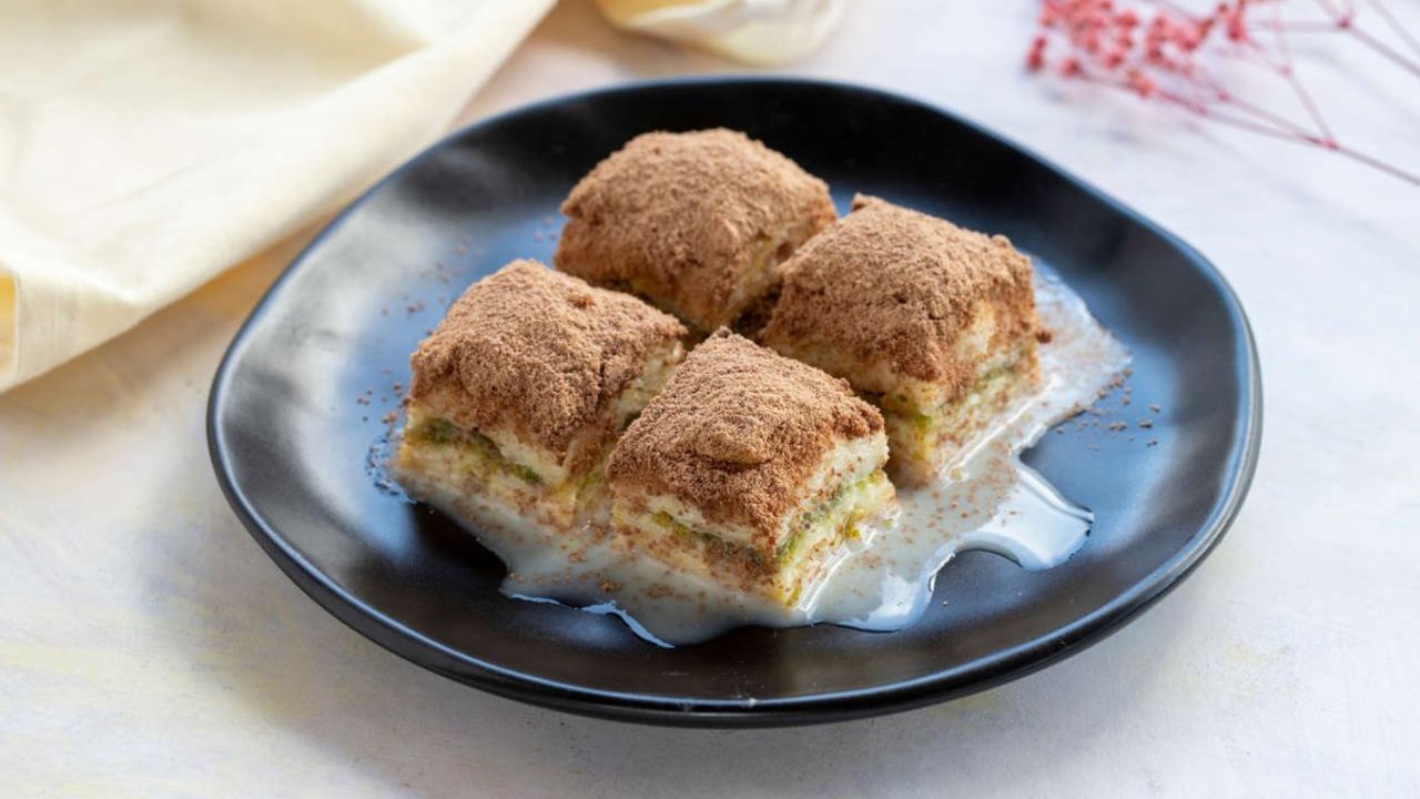 Sütlü Soğuk Baklava: Hazır Yufkayla Pratik Bir Tatlı