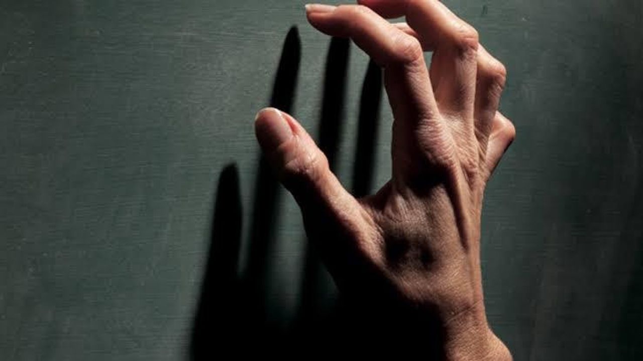 Tahtaya sürtülen tırnak sesine neden dayanamıyoruz? Beynimizde neler oluyor?