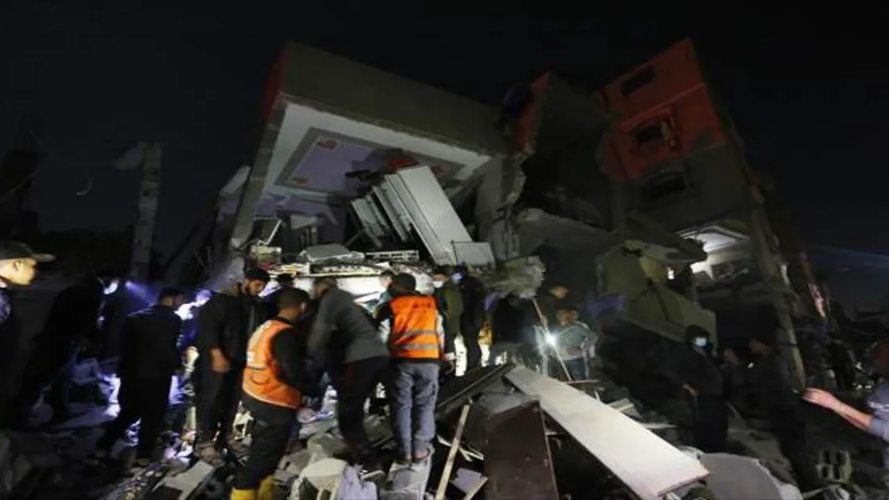 İsrail’den El-Magazi Mülteci Kampına saldırı 70 kişi öldü