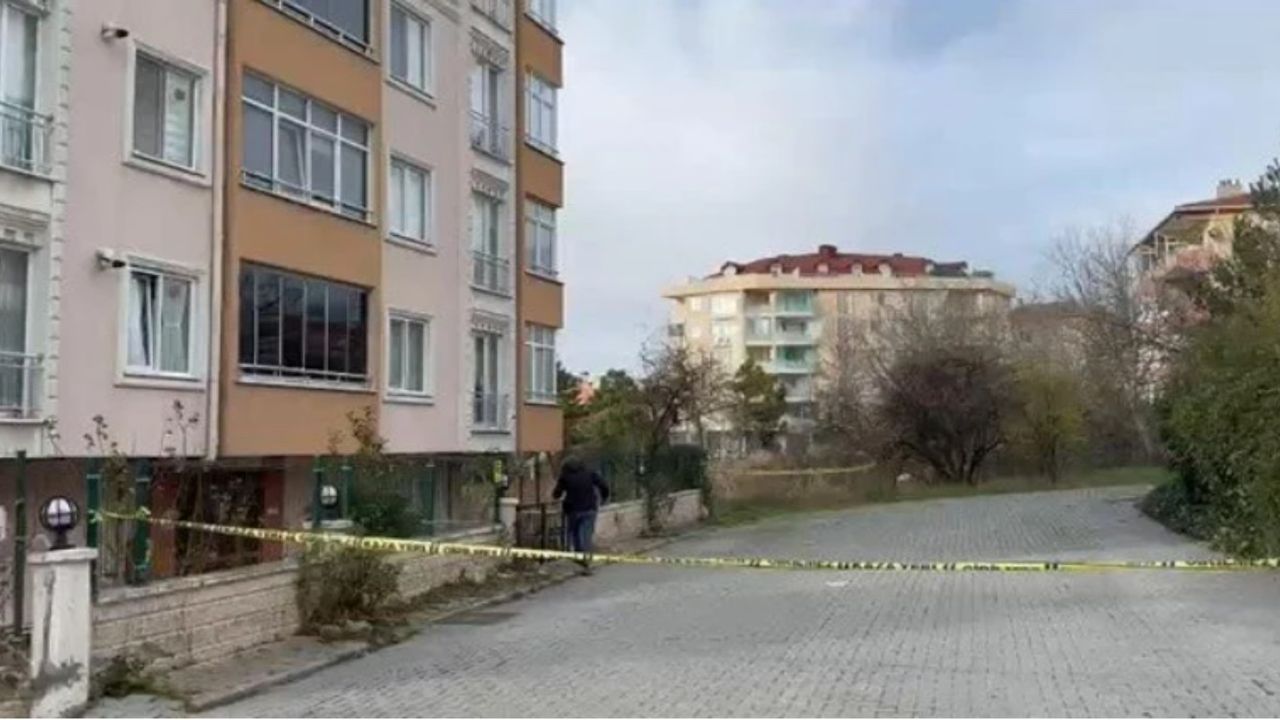İstanbul’da el bombası şoku! Apartman önünde pimi takılı bomba bulundu