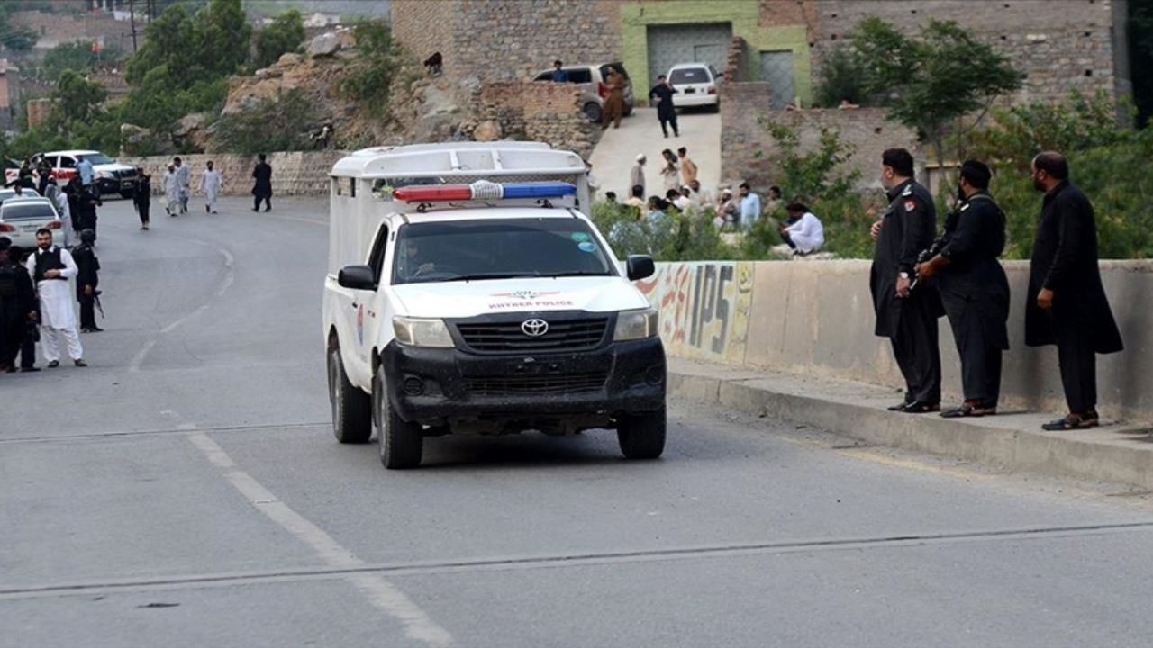 Pakistan’da kanlı saldırı: 25 asker öldü, 27 militan etkisiz hale getirildi 
