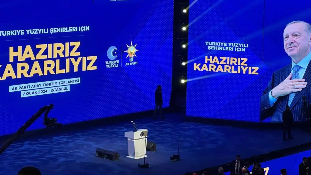 AK Parti Belediye başkanlığı adaylarının açıklandığı tanıtım toplantısı sona erdi
