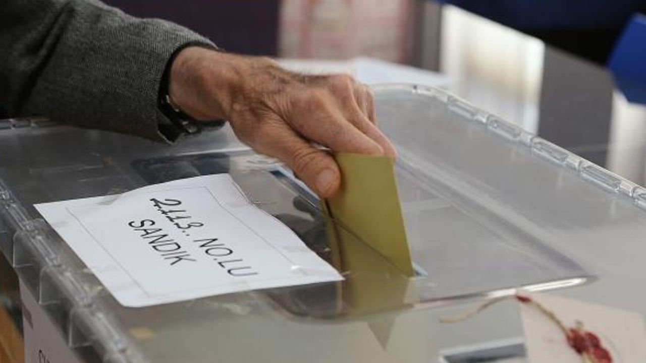 Ak Parti ikinci aday tanıtım toplantısı başladı! 