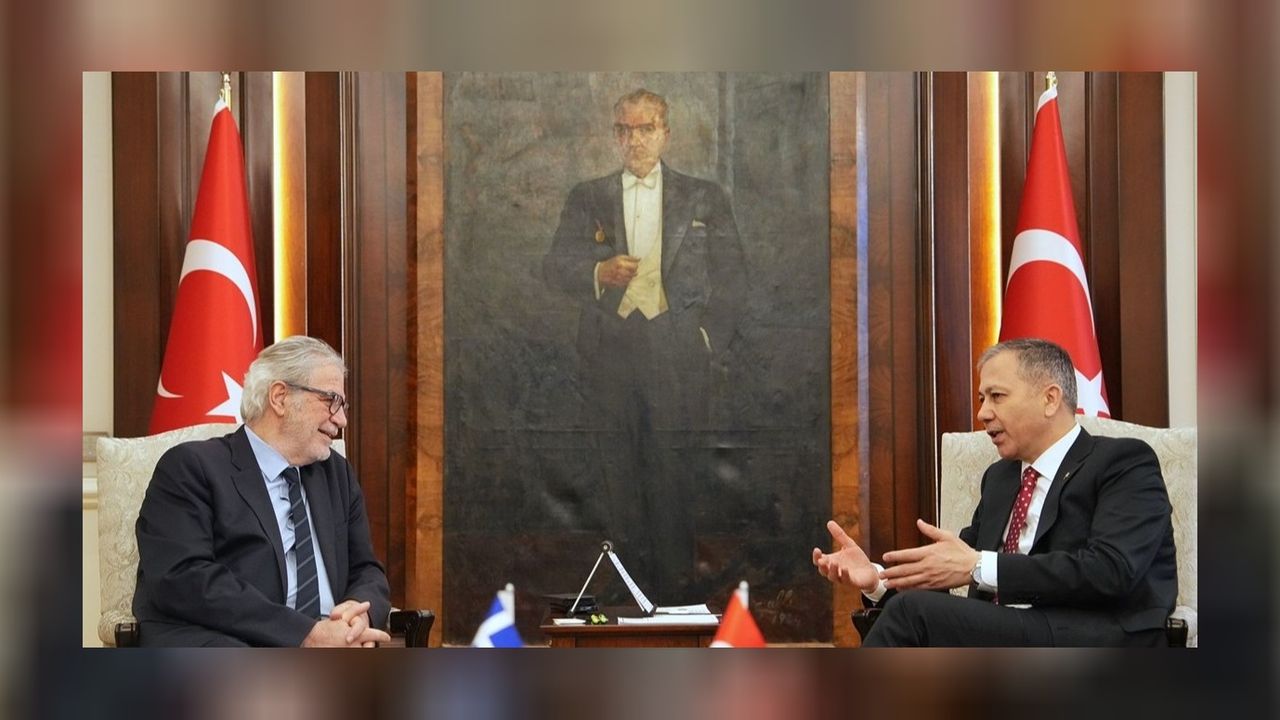 Bakan Yerlikaya Yunanistan Denizcilik ve Ada Politikaları Bakanı ile düzensiz göç konusunu konuştu