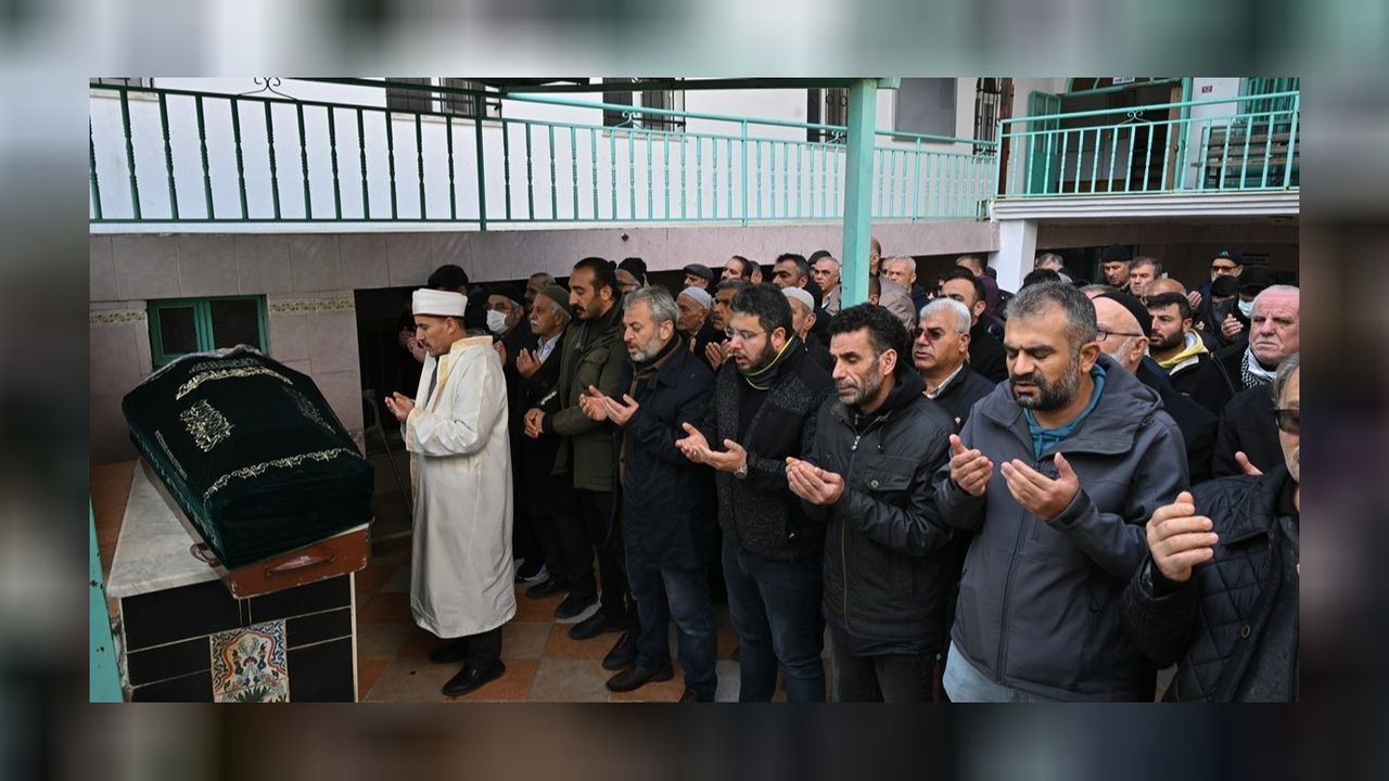 Buca'da korkunç cinayet! 12 yaşındaki kız çocuğunu bıçakladı 