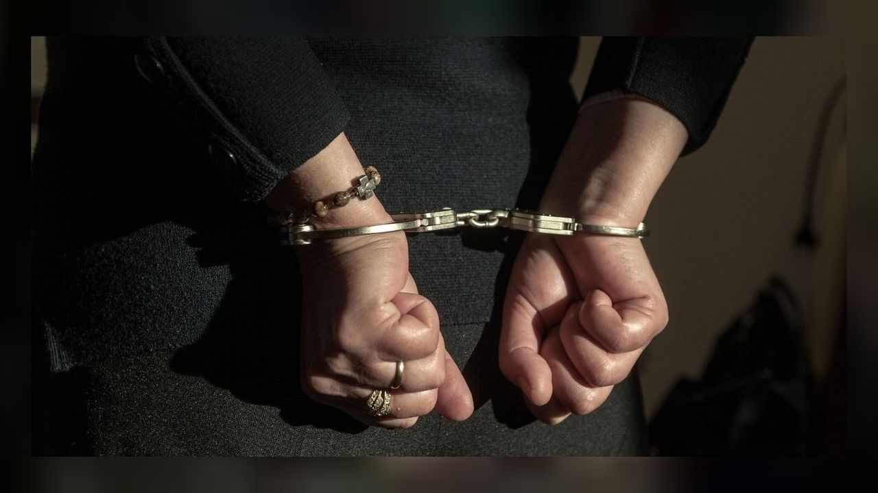 Cezaevindeki kocasına uyuşturucu götüren kadın tutuklandı! 