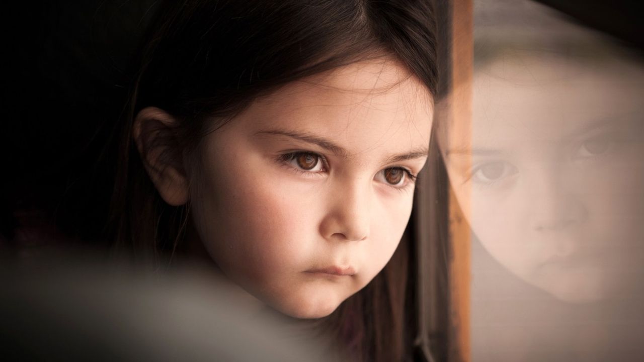 Çocuğunuzun göz dalması çok ciddi bir hastalığın belirtisi olabilir! Bu belirtileri görmezden gelmeyin!