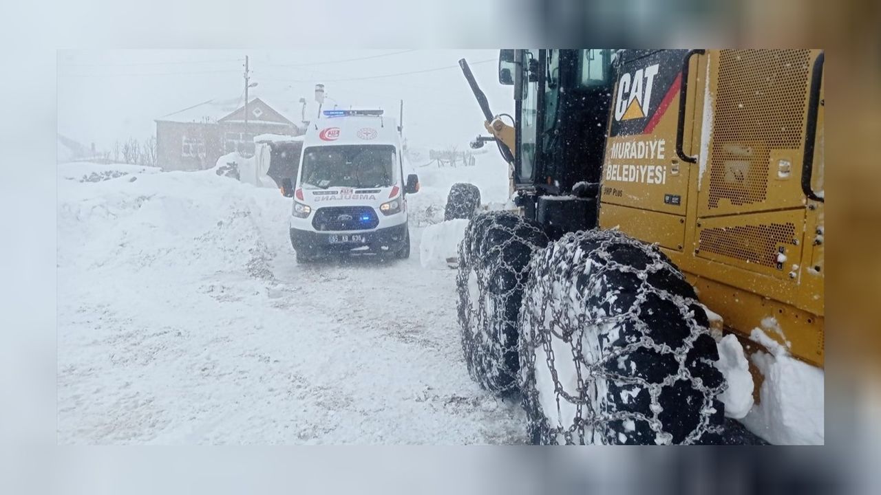 Diyaliz hastasının hastaneye ulaştırmak için seferber oldular! 2 saatlik yol çalışması yapıldı 