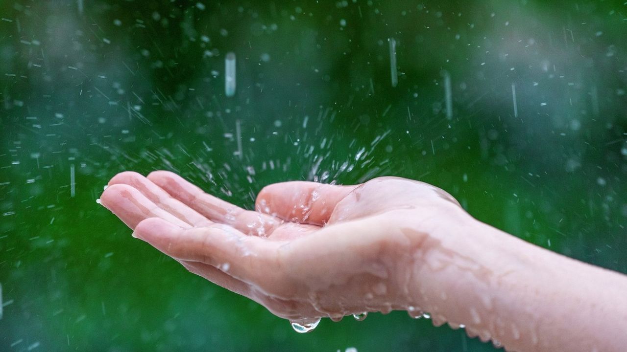 Edirne'de başlayan sağanağın aralıklarla devam edeceği öğrenildi! 