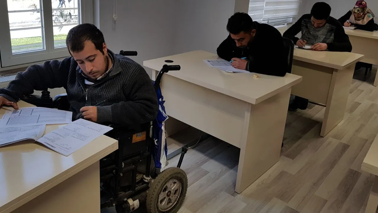 Engelli Kamu Personeli Alımı İçin Tercih Kılavuzu Yayınlandı: 2024 EKPSS Kamuya 2392 Memur Alımı