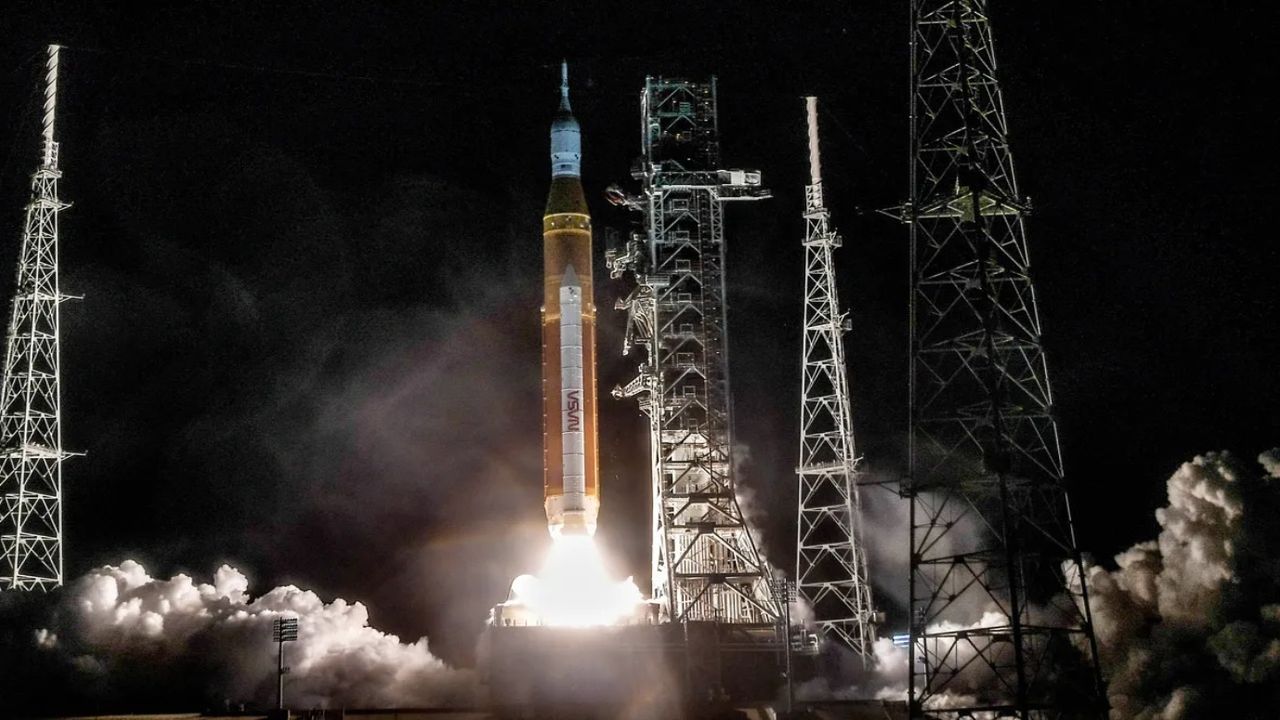 Eski NASA yöneticisi Artemis projesini çöpe atıp baştan başlamak istiyor!