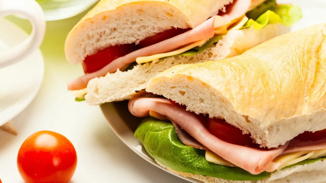 Evde kendi sandviç ekmeğinizi yapmak mümkün! 15 dakikada hazır sandviç ekmeği tarifi