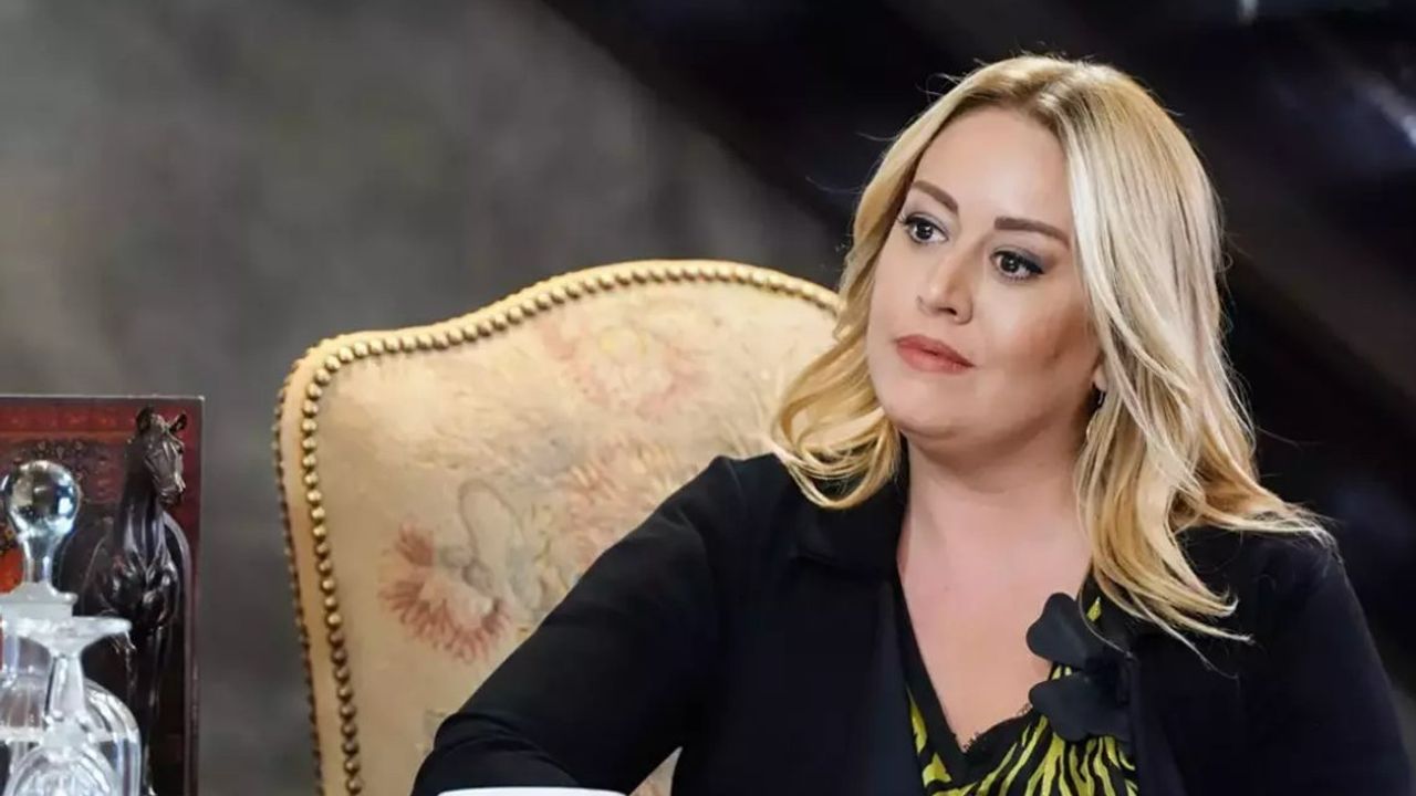 Yasak Elma’nın Sevilen Karakteri Asuman’ın Yazarlık Serüveni: Melisa Doğu’nun İlk Kitabı Raflarda!