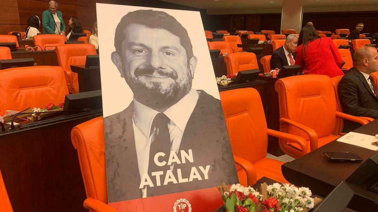 Can Atalay’ın Milletvekilliği Düşürülmesi Kararı Meclis’te Okundu: Muhalefetten Sert Tepkiler