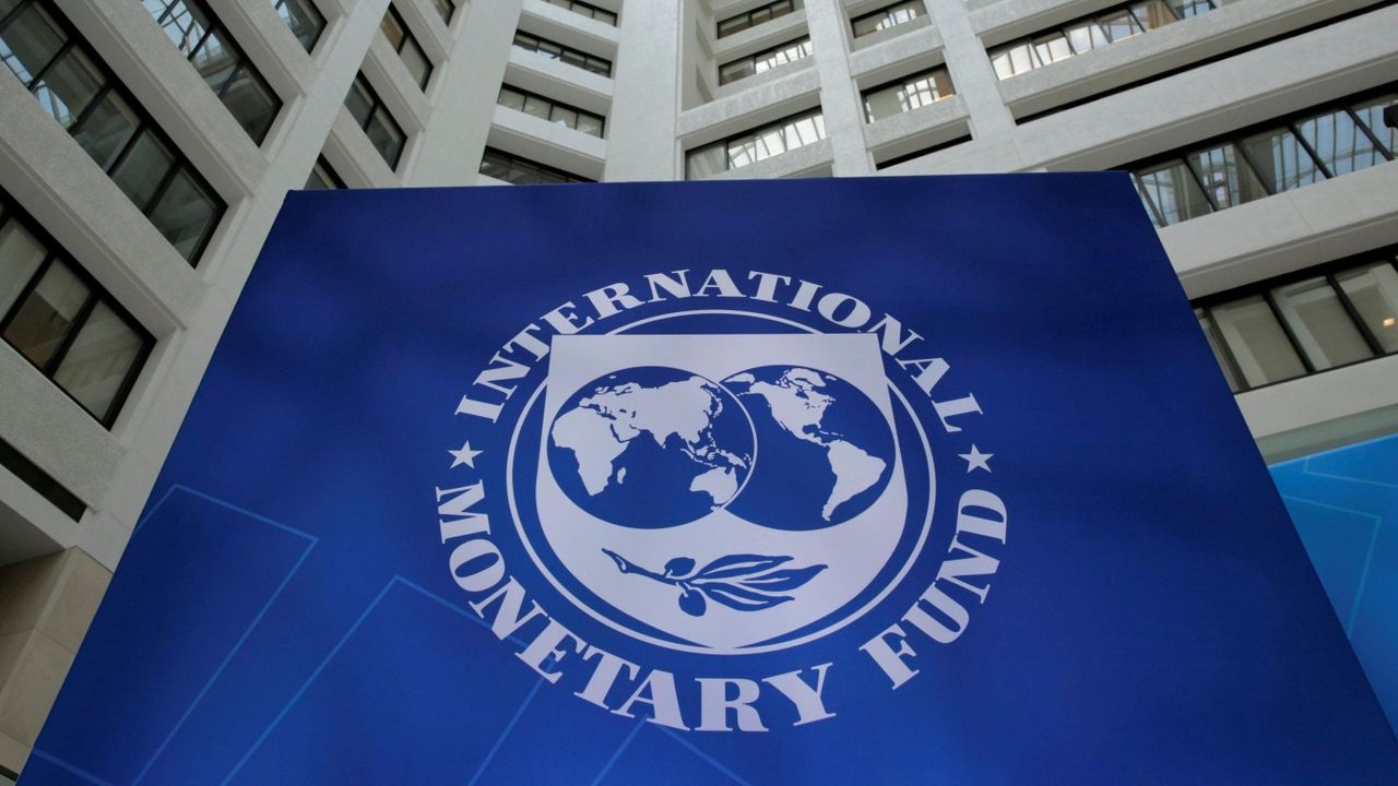 IMF 700 milyon doların Pakistan'a gönderilmesini onayladı! 