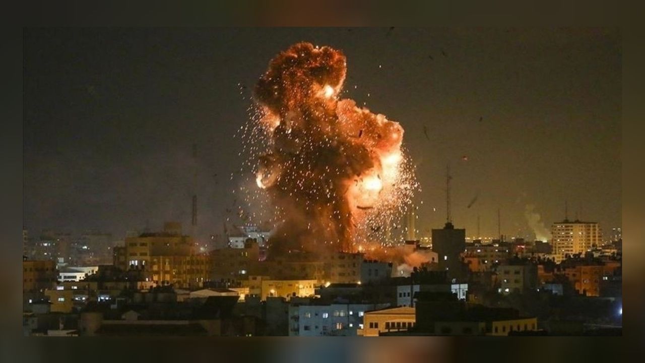 İran Suriye'nin başkenti Şam'a hava saldırısı düzenledi! 