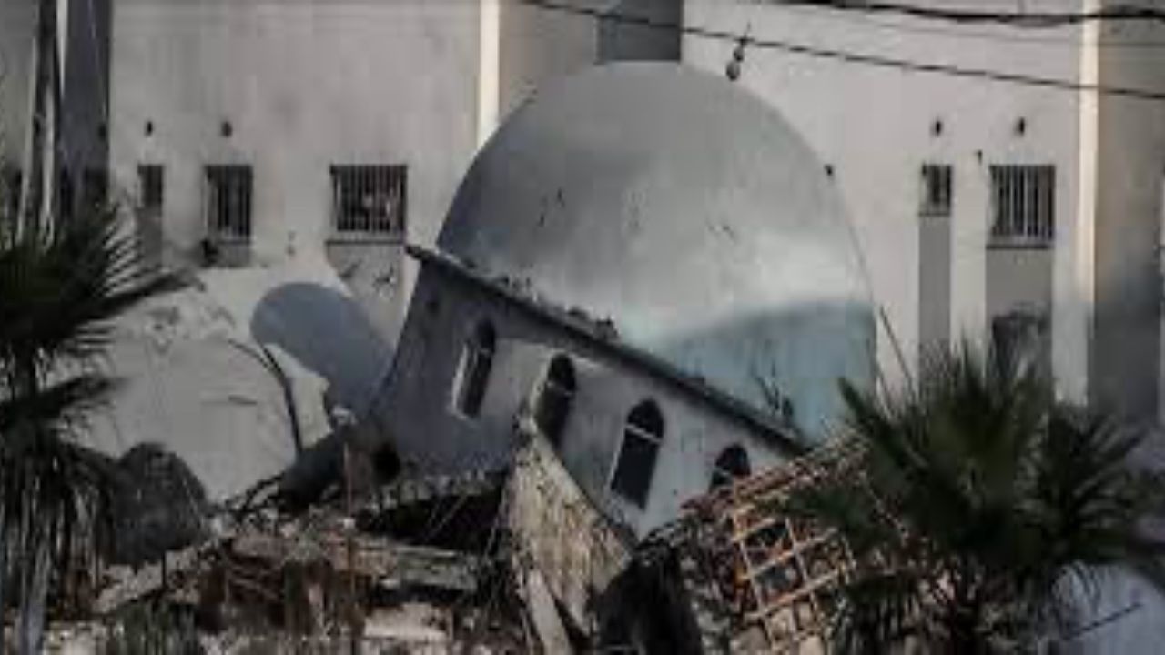 İsrail Gazze’de ki tarihi yerleri hedef alıyor! Osmanlı hamamı yıkıldı