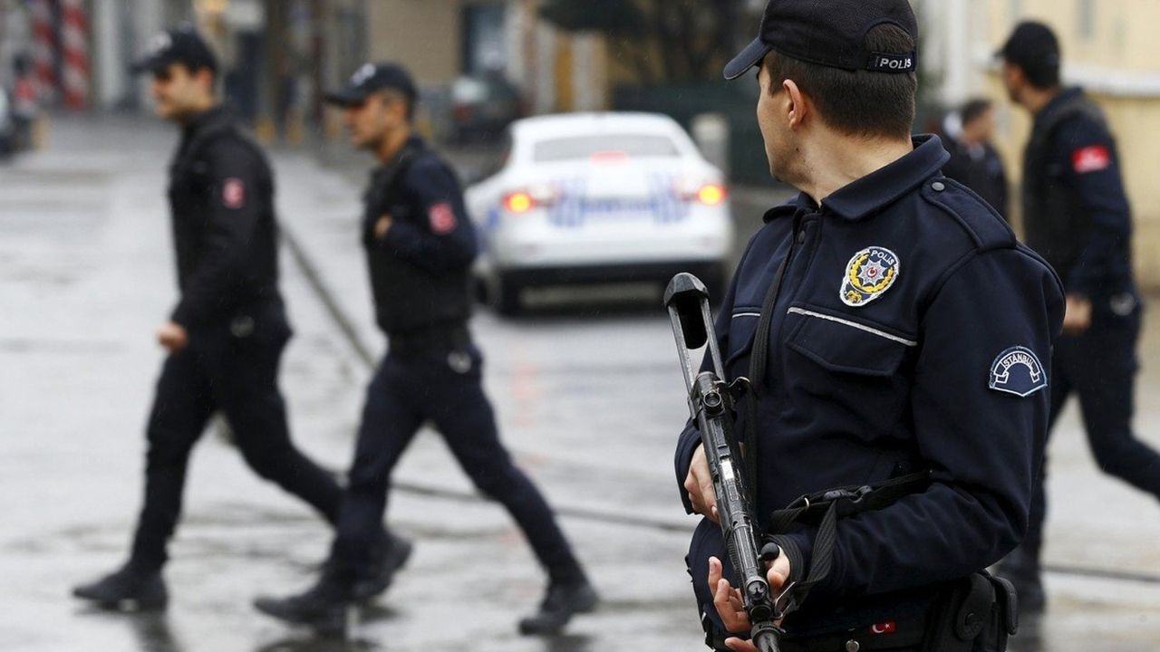 İzmir'de FETÖ operasyonu! 19 gözaltı kararı verildi 