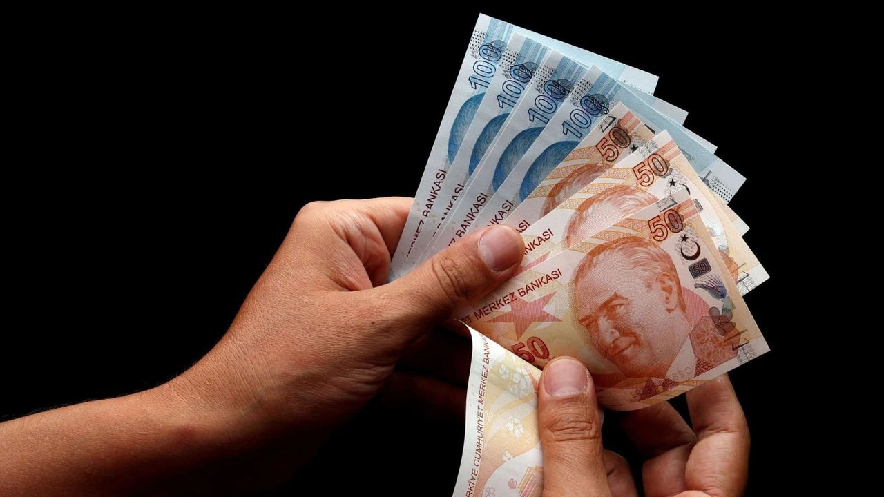 Kamu işçisinin birinci tediye ödemesi yatmaya başladı! 