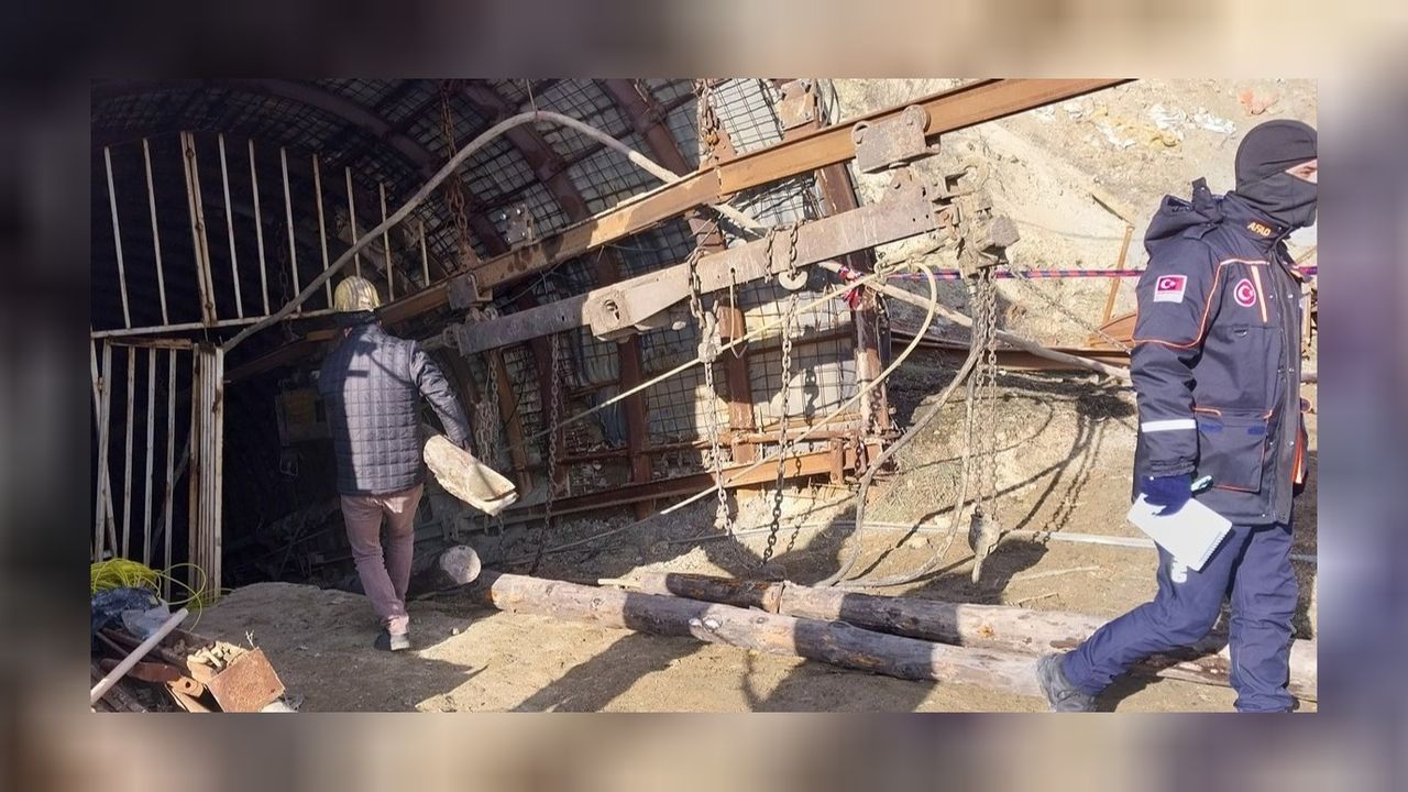 Kütahya'da maden ocağında göçük oluşması sonucu 1 işçi mahsur kaldı 