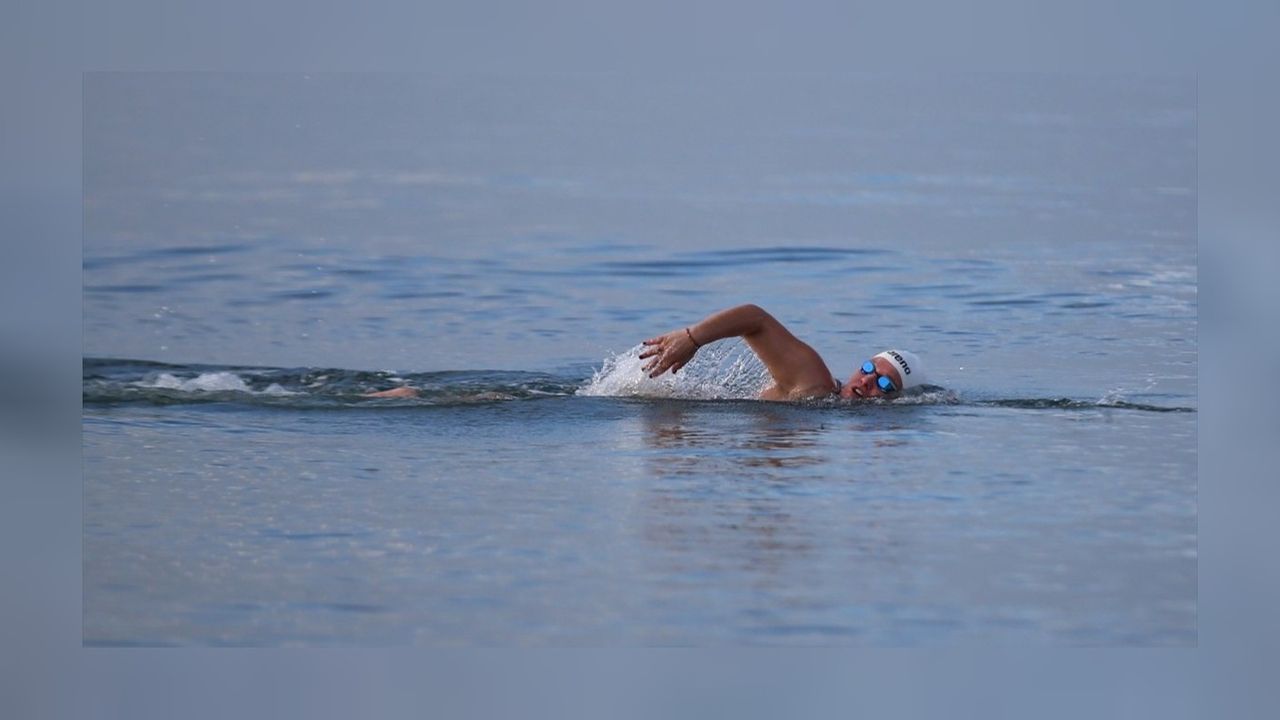 Manş Denizi'nde kulaç atacak kadın yüzücü antrenmanlara Çanakkale boğazında başladı! 
