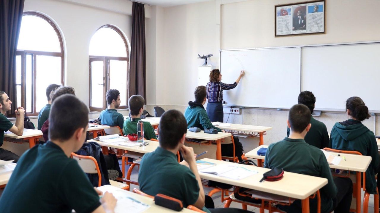 MEB’den hem öğrencileri hem velileri ilgilendiren açıklama verildi! “Ödev değil, oyun ve etkinlik yapın”