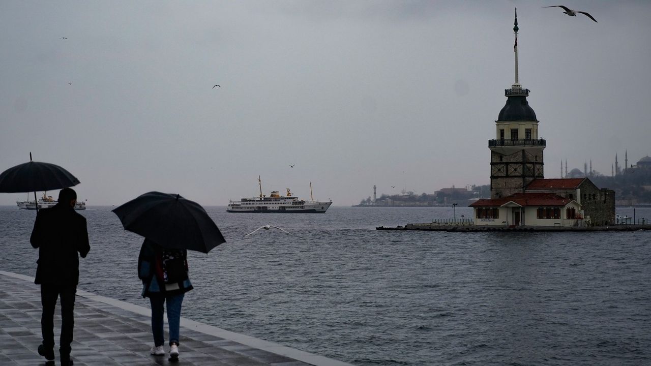Meteoroloji uzmanından İstanbul, Ankara ve İzmir'e Hava Durumu Uyarısı: Lodos, Sağanak ve Su Baskını