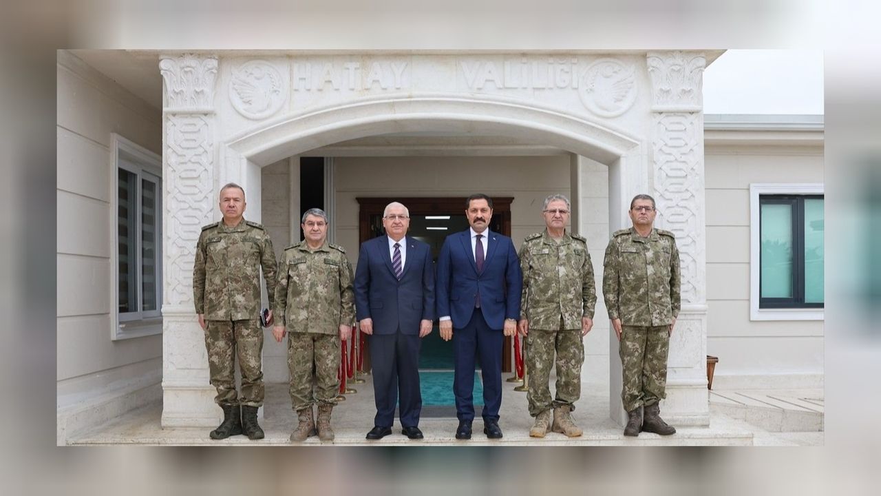 Milli Savunma Bakanı Yaşar Güler Hatay Valiliği'nde! 