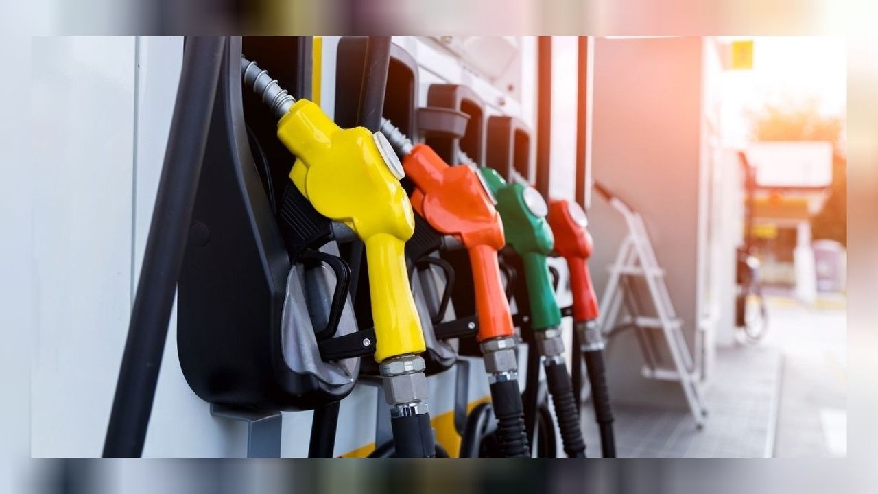 Motorine devasa zam geldi! Fiyatlar gece saatlerinde pompaya yansıdı