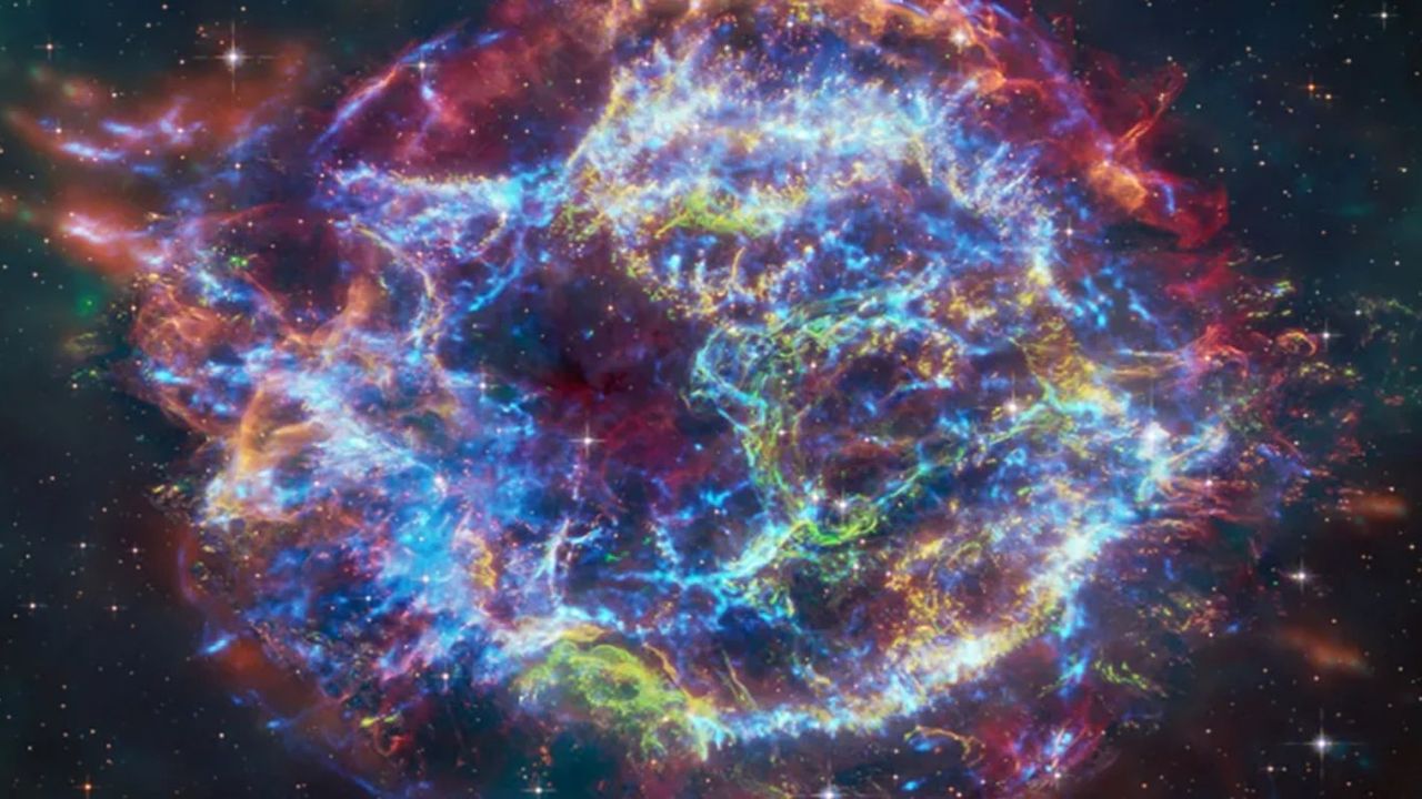 NASA, Cassiopeia A süpernovasının “yeşil canavar”ını görüntüledi!
