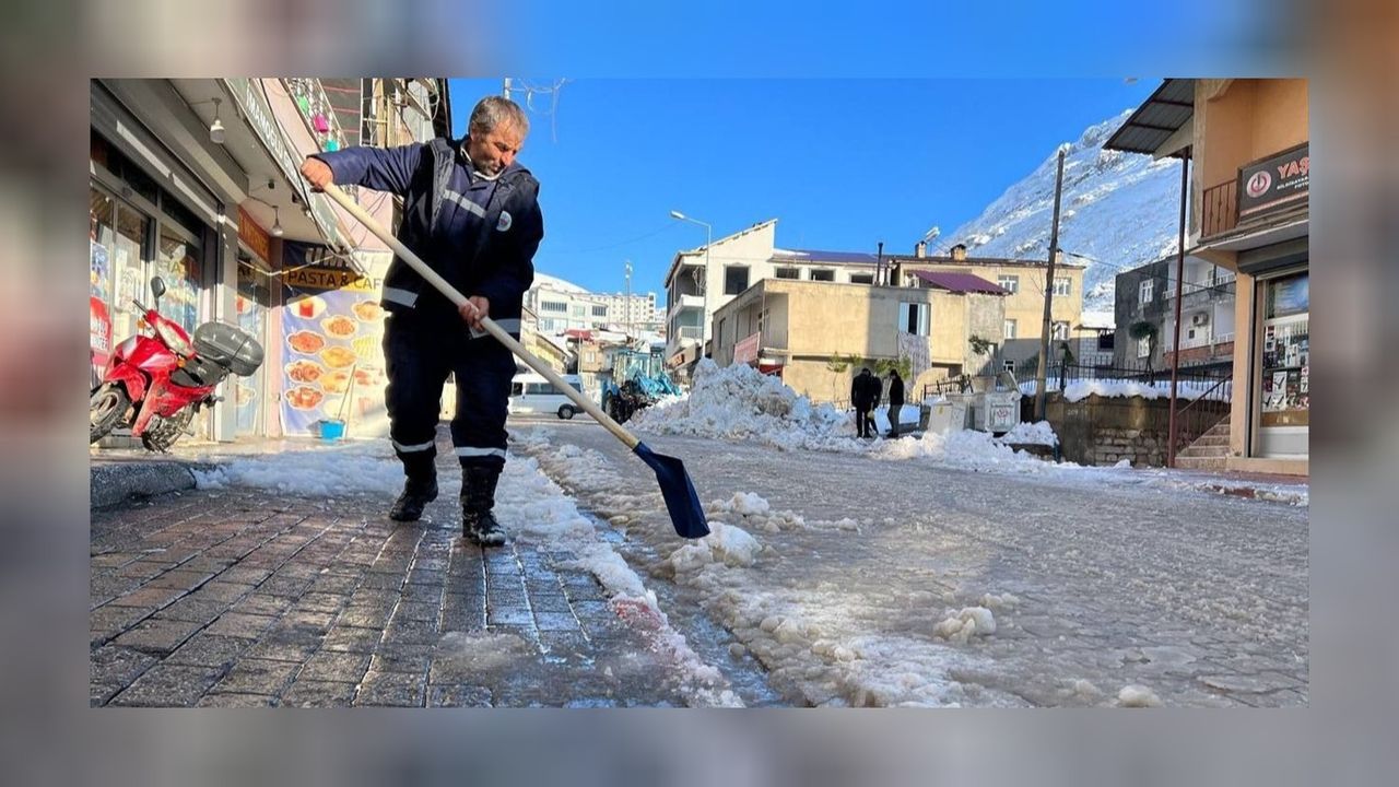 Siirt ve Şırnak'ta 10 yerleşim birimine daha ulaşılamıyor! 