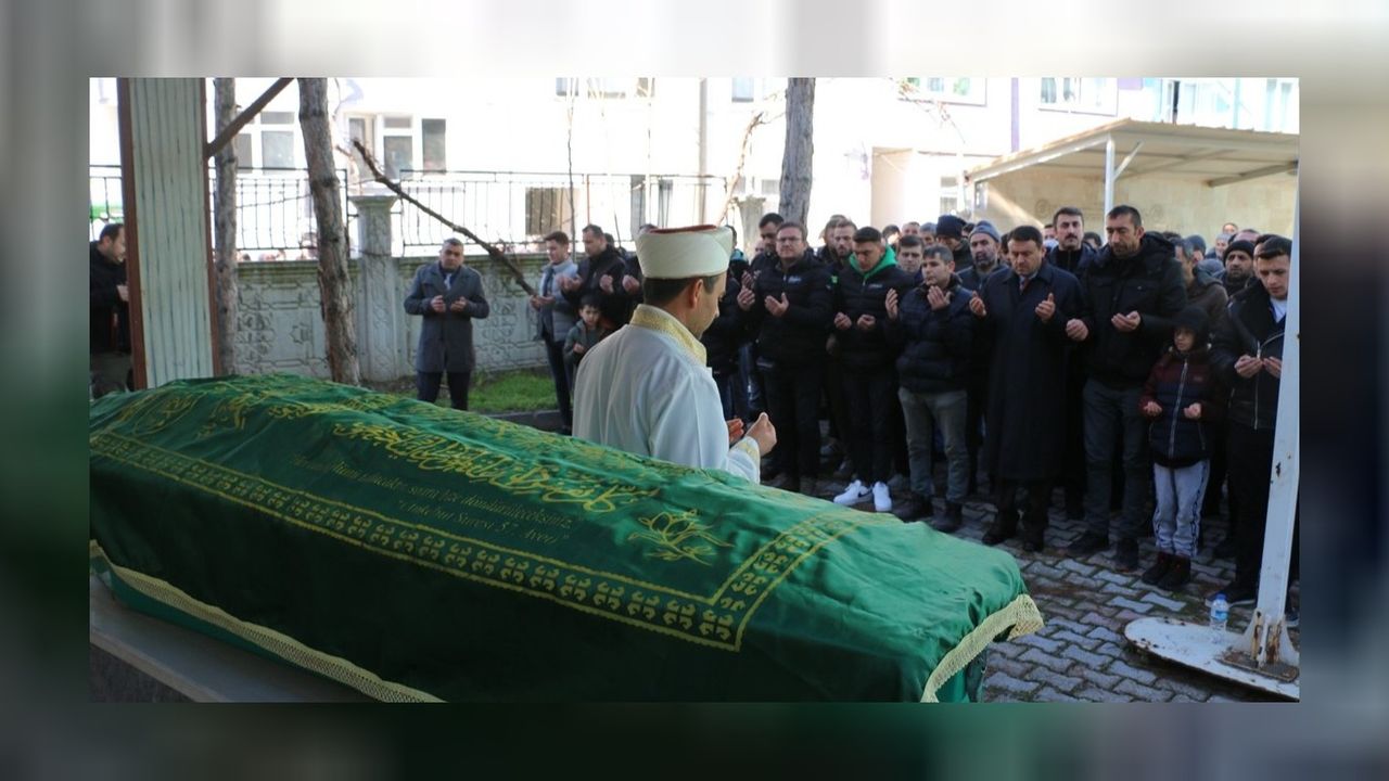 Staj gördüğü atölyede suntaların altında kalan 15 yaşındaki öğrenci hayatını kaybetti! 