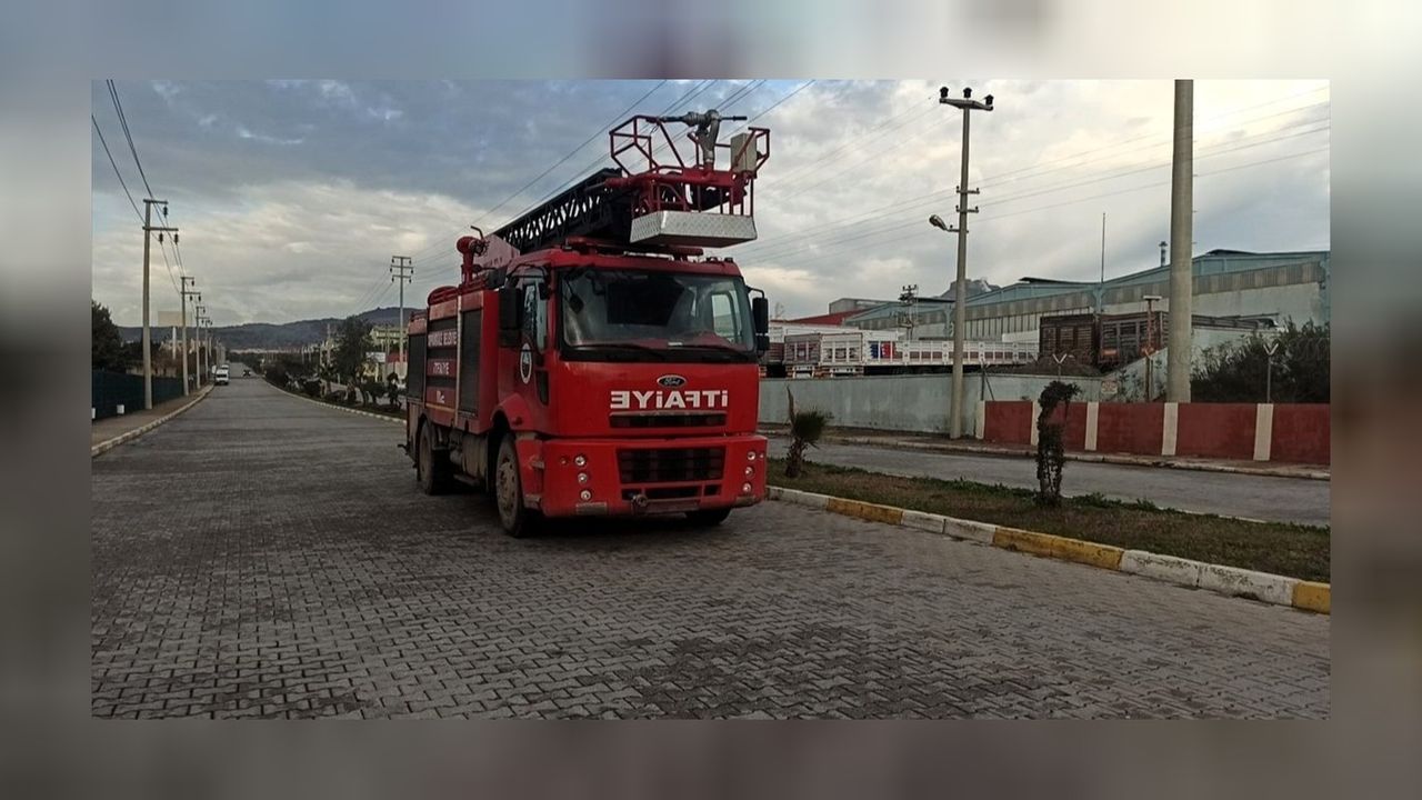 Tekstil fabrikasında yangın! 4 işçi hastanelik oldu 