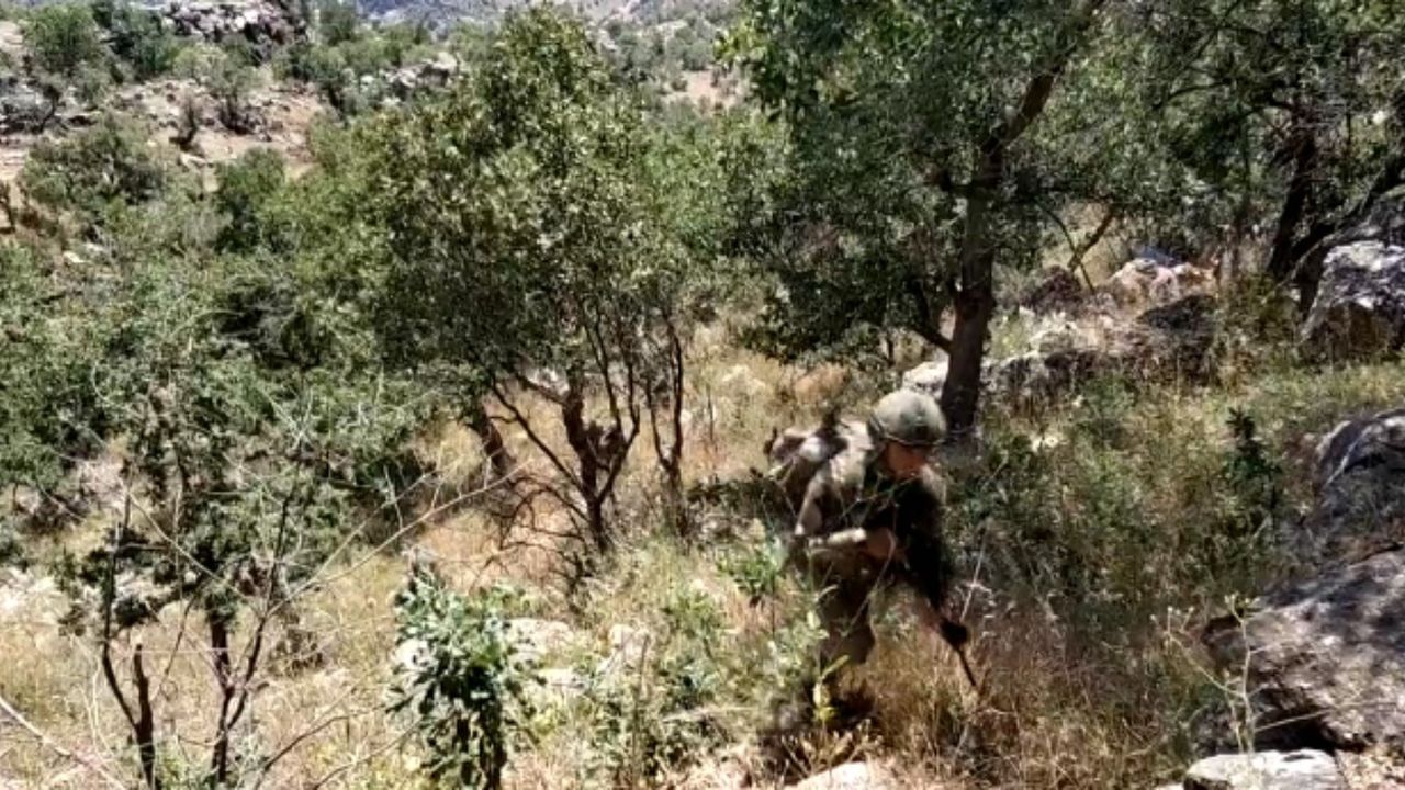 TSK son dakika açıkladı! Teröristlere ininde baskın