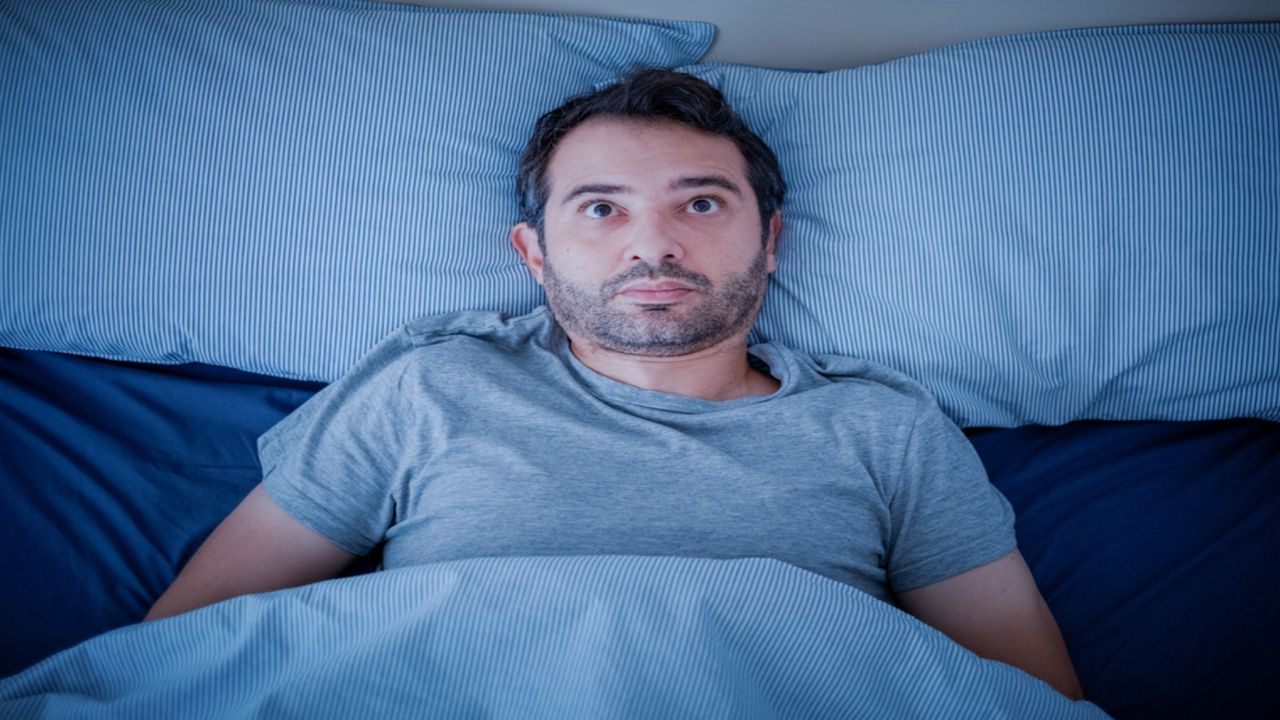 Uykusuzluk, sağlığınızı tehdit ediyor! İnsomnia belirtileri, nedenleri ve çözümleri