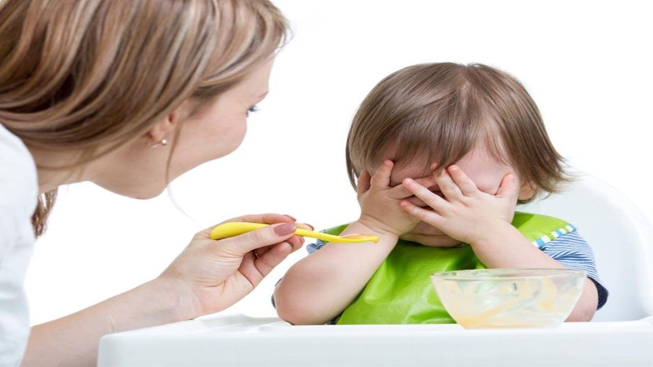 Yemek yemeyen çocuklara dikkat! İşte onları yemeye teşvik edecek püf noktalar…