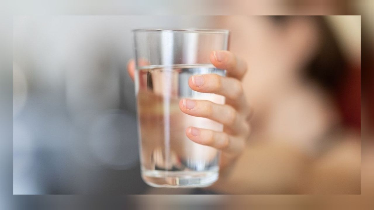 Zenginlerin yeni modası lüks su içmek! Şişesi 10 bin liradan satılıyor 