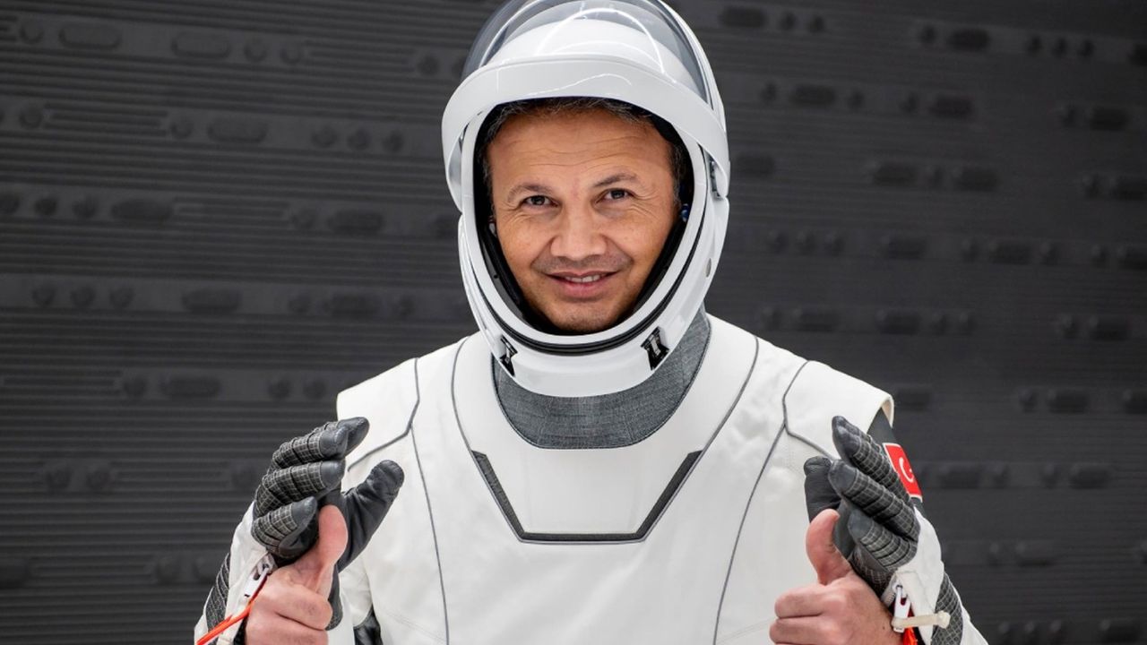 Alper Gezeravcı'nın dönüşü bir kez daha ertelendi! Yeni tarih ne zaman?